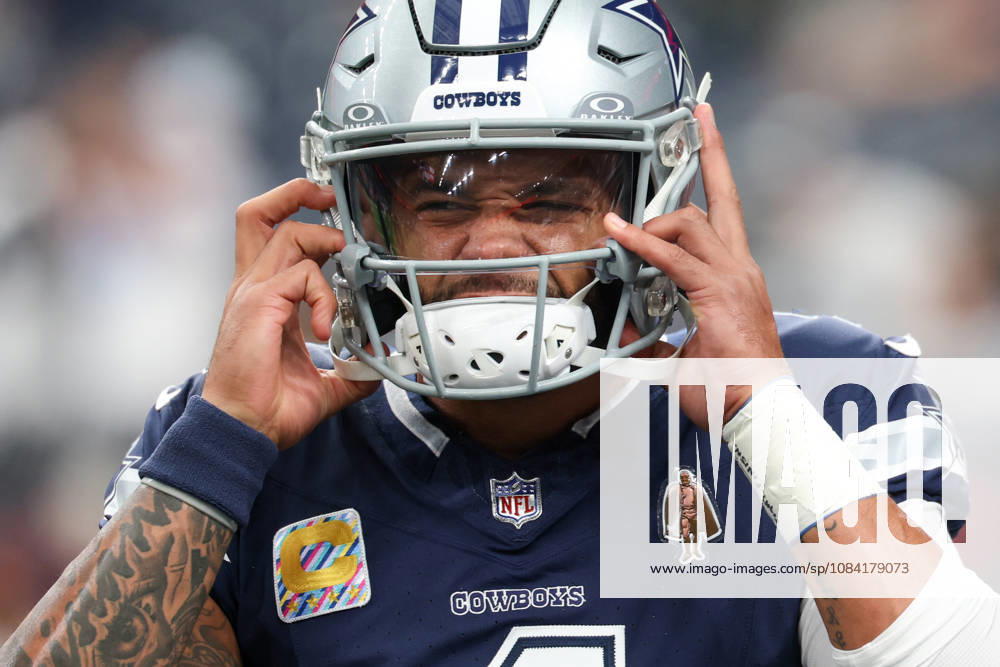 HOUSTON, TX - OCTOBER 04: Quarterback Dak Prescott 4 of the Dallas Cowboys puts his helmet on during warmups ahead of the NFL, American Football Herren, USA football game between the Houston Texans and Dallas Cowboys on October 4, 2026, at Reliant Stadium in Houston, TX. (Photo by David Buono Icon Sportswire) NFL: OCT 04 Cowboys at Texans Icon241004077