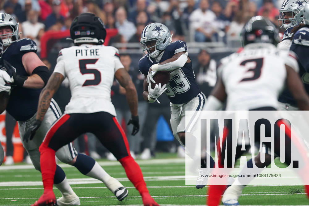 HOUSTON, TX - OCTOBER 04: Running back Javonte Williams 33 of the Dallas Cowboys runs with the ball during the NFL, American Football Herren, USA football game between the Houston Texans and Dallas Cowboys on October 4, 2026, at Reliant Stadium in Houston, TX. (Photo by David Buono Icon Sportswire) NFL: OCT 04 Cowboys at Texans Icon241004155