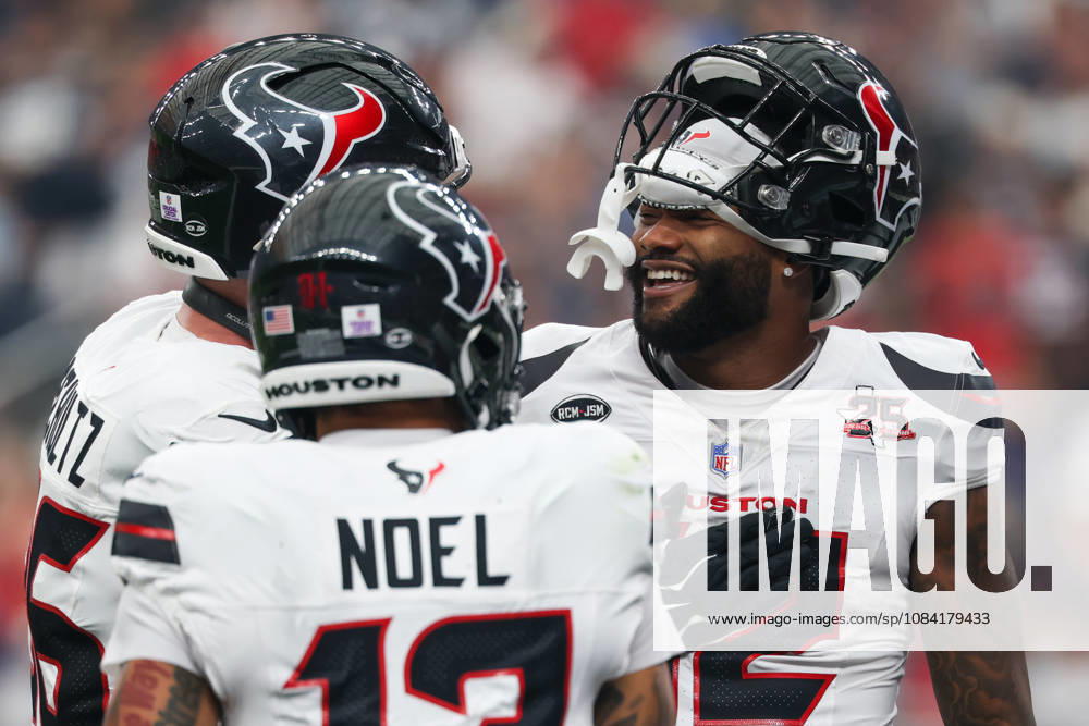 HOUSTON, TX - OCTOBER 04: Wide receiver Nico Collins 12 of the Houston Texans smiles and celebrates with teammates after scoring a touchdown during the NFL, American Football Herren, USA football game between the Houston Texans and Dallas Cowboys on October 4, 2026, at Reliant Stadium in Houston, TX. (Photo by David Buono Icon Sportswire) NFL: OCT 04 Cowboys at Texans Icon241004191