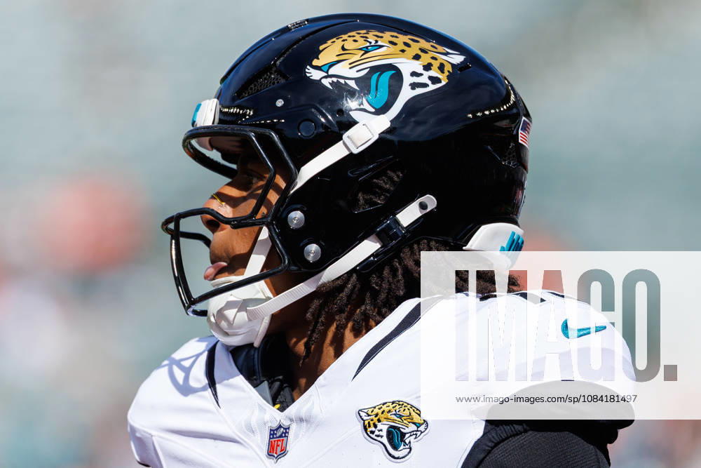 Oct 4, 2026; Cincinnati, OH, USA; Jacksonville Jaguars wide receiver Josh Cameron (19) during NFL, American Football Herren, USA game action against the Cincinnati Bengals at Paycor Stadium. Mandatory Credit: -Cal Media NFL 2026: Jaguars Vs Bengals OCT 04 - ZUMAc04_ 20261004_zma_c04_468