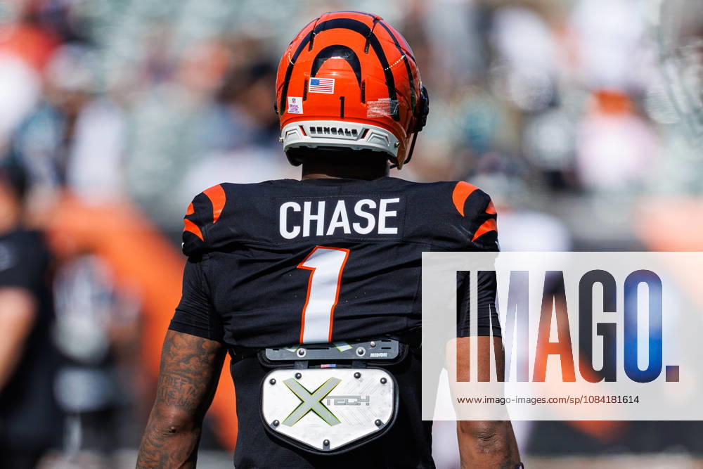 Oct 4, 2026; Cincinnati, OH, USA; Cincinnati Bengals wide receiver Ja Marr Chase (1) during pregame of NFL, American Football Herren, USA game action against the Jacksonville Jaguars at Paycor Stadium. Mandatory Credit: -Cal Media - ZUMAc04_ 20261004_zma_c04_489