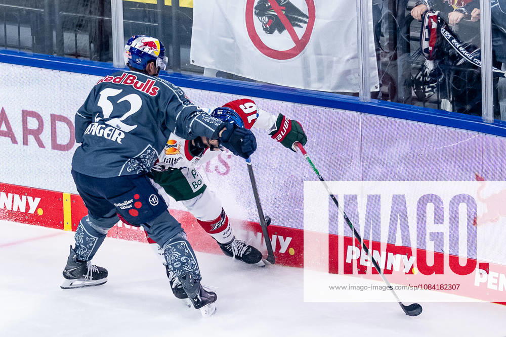 Battle for the Puck: Face-off between Patrick Hager (EHC Red Bull Munich, 52) and Cameron Wright (Augsburger Panther, 16 GER), EHC Red Bull Munich vs. Augsburger Panther, DEL, 2026–2027 season, Matchday 6, October 4, 2026 Photo: HMB Media, Franz Feiner