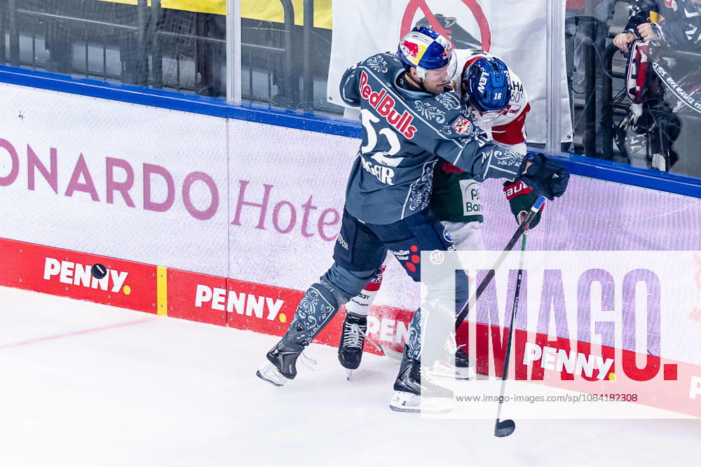 Battle for the Puck: Face-off between Patrick Hager (EHC Red Bull Munich, 52) and Cameron Wright (Augsburger Panther, 16 GER), EHC Red Bull Munich vs. Augsburger Panther, DEL, 2026–2027 season, Matchday 6, October 4, 2026 Photo: HMB Media, Franz Feiner