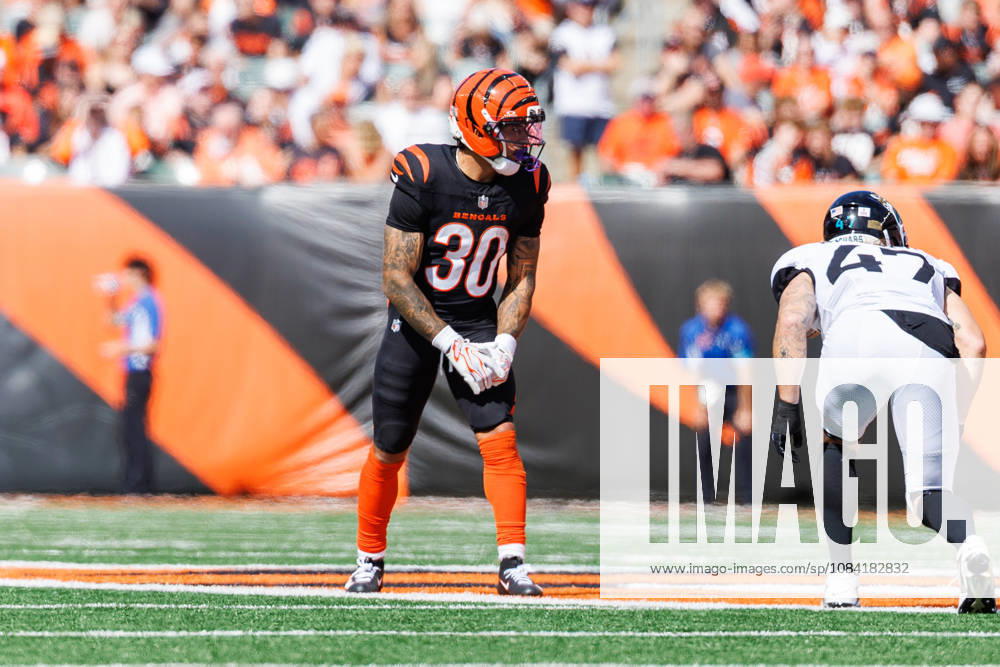 Oct 4, 2026; Cincinnati, OH, USA; Cincinnati Bengals running back Chase Brown (30) during NFL, American Football Herren, USA game action against the Jacksonville Jaguars at Paycor Stadium. Mandatory Credit: -Cal Media NFL 2026: Jaguars Vs Bengals OCT 04 - ZUMAc04_ 20261004_zma_c04_613