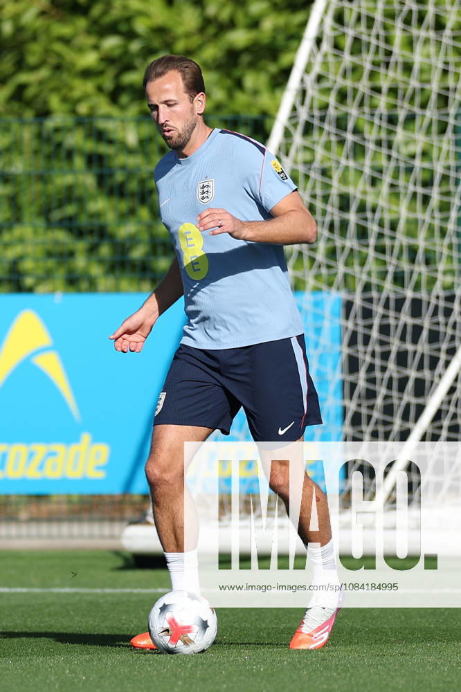 England MD-1 Training, Nations League Harry Kane of England during the England MD-1 training session ahead of the 2026 27 UEFA Nations League Group A3 match vs Czech Republic, Tottenham Hotspur Training Ground, Enfield, England on 5 October 2026 Credit: Tiego Grenho Every Second Media Editorial use only. All images are copyright Every Second Media Limited. No images may be reproduced without prior permission.