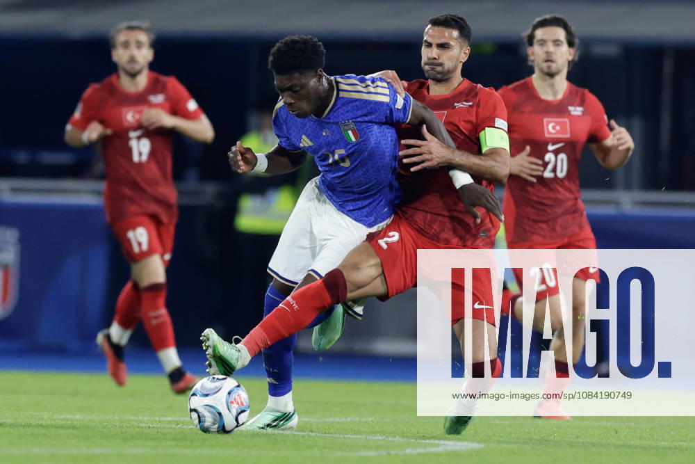 UEFA Nations League football match Italy vs Turkey Issa Doumbia of Italy challenges for the ball with Zeki Celik of Turkiye during UEFA Nations League football match (League A, Group A1) between Italy vs Turkey at the Renato Dall Ara stadium in Bologna on October 05, 2026. _BPH3740