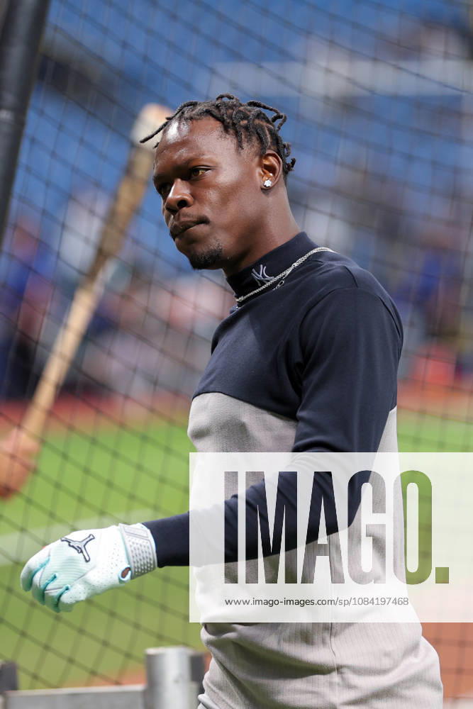 New York Yankees second baseman JAZZ CHISHOLM JR. (13) during batting practice before game 2 of the American League Division Series. The Tampa Bay Rays hosted the New York Yankees the at Tropicana Field in St. Petersburg, FL. MLB, Baseball Herren, USA 2026: Tampa Bay Rays 5:2 New York Yankees - ZUMAm299 20261005_znp_m299_049