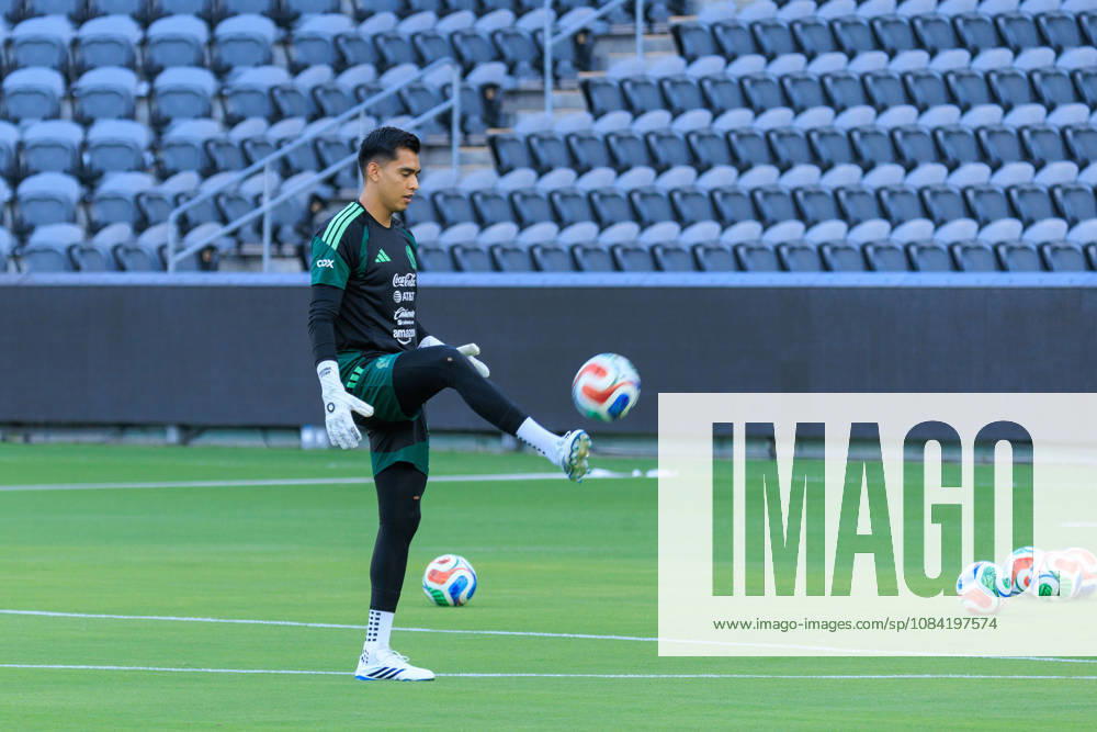 Goalkeeper, Raul Rangel 1 of Mexico during a practice on Monday, October 5, 2026 at BMO Stadium, in Los Angeles, California in preparation for an International Friendly, Länderspiel, Nationalmannschaft match against Chile on Tuesday October 6, 2026 at the Los Angeles Memorial Coliseum. JAVIER ROJAS PI Mexico press conference, PK, Pressekonferenz - ZUMAp124 20261005_zaa_p124_038