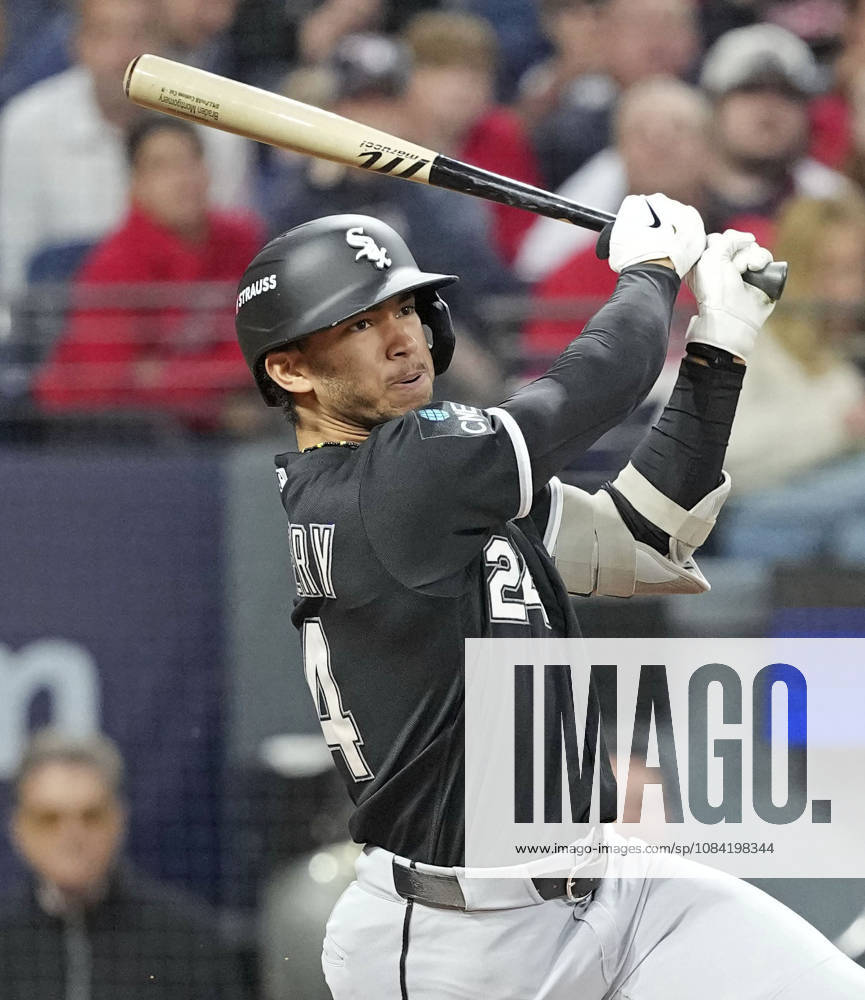 Baseball: Division Series between White Sox and Guardians Braden Montgomery of the Chicago White Sox hits a two-run double in the sixth inning of Game 2 of the American League Division Series against the Cleveland Guardians at Progressive Field in Cleveland, Ohio, on Oct. 5, 2026. A14AA0005630252P