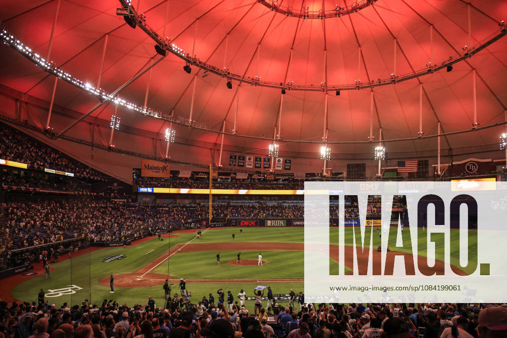 A general image of the field glowing orange for the win after game two of the ALDS for the 2026 MLB, Baseball Herren, USA Playoffs between the Tampa Bay Rays and the New York Yankees on October 5, 2026 at Tropicana Field. The Rays beat the Yankees 5-2. MLB 2026: ALDS Game 2 Tampa Bay Rays 5 : 2 New York Yankees - ZUMAh180 20261005_zsp_h180_107