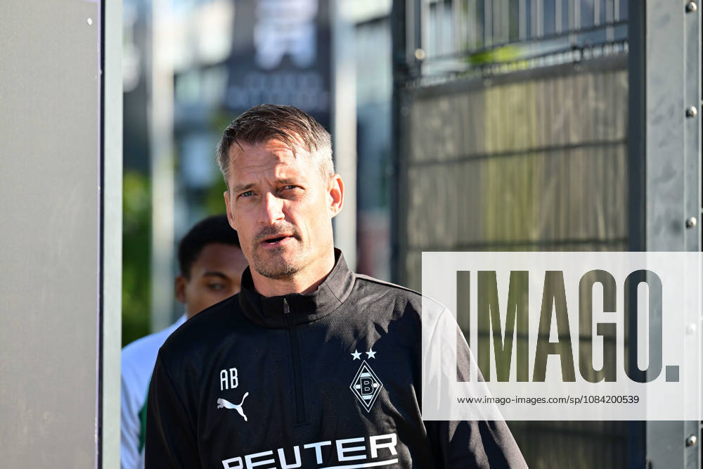 Mönchengladbach, Soccer, Men s, 2026–2027 Season, Borussia Mönchengladbach Training, Alexander Blessin, Gladbach Coach. DFL regulations prohibit any use of photographs as image sequences and or quasi-video footage at Borussia Park, North Rhine-Westphalia, Germany