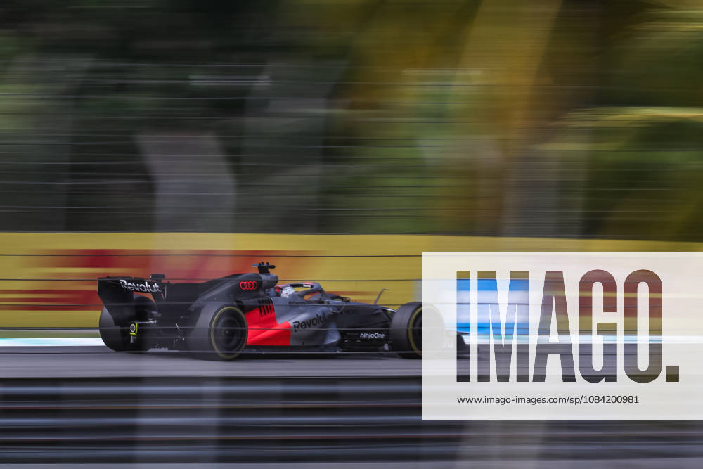 SEPANG, SGR - OCTOBER 02: Nico Hulkenberg of Germany and Audi Revolut F1 Team in action during friday free practice of the Formula 1 Gulf Air Bahrain Grand Prix on October 02, 2026 held at Sepang International Circuit in Sepang, Malaysia. (Photo by Hazrin Yeob Men Shah Icon Sportswire) AUTO: OCT 02 F1 Bahrain Grand Prix in Malaysia Icon3782610028356