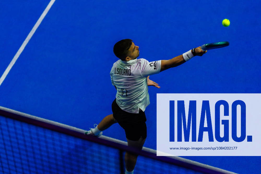 DÜSSELDORF, GERMANY - 6 OCTOBER 2026: Image shows a feature of Jose Solano Marmolejo (ESP) during warmup during CUPRA Germany Premier Padel P2 2026 Day 3 at CASTELLO Düsseldorf on 6 10 2026 in Düsseldorf, Germany. Germany