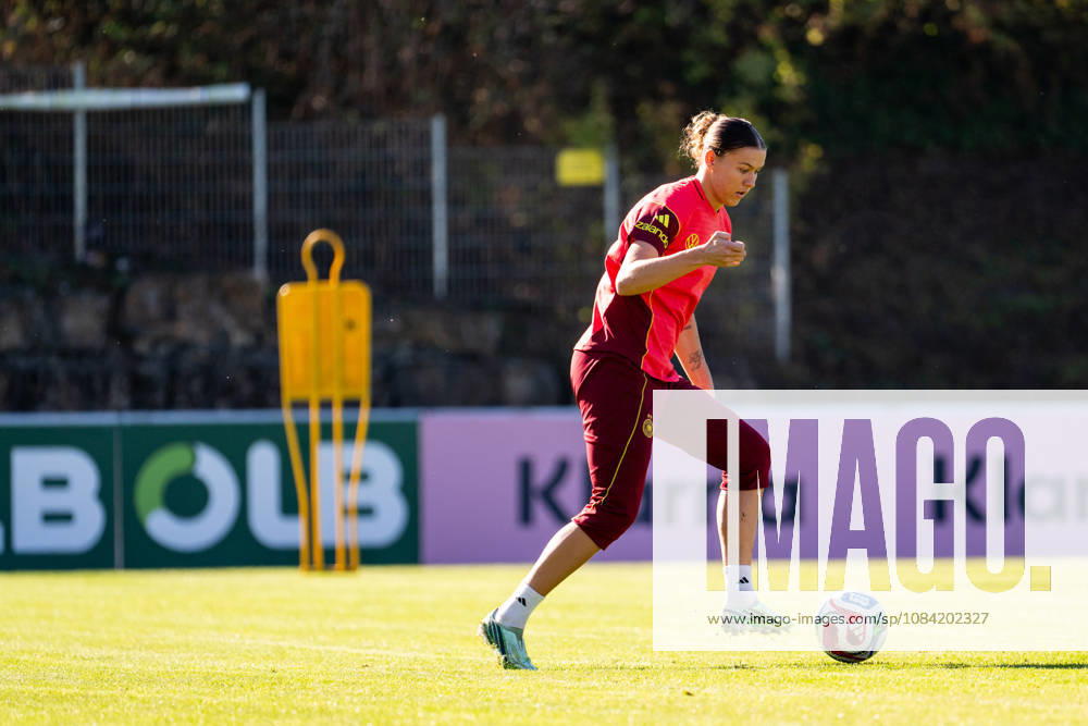 GER, Soccer, Women, Practice, DFB German National Team, Larissa Mühlhaus, Germany on the Ball, Heidelberg, ASV Eppelheim, Baden-Württemberg, Germany