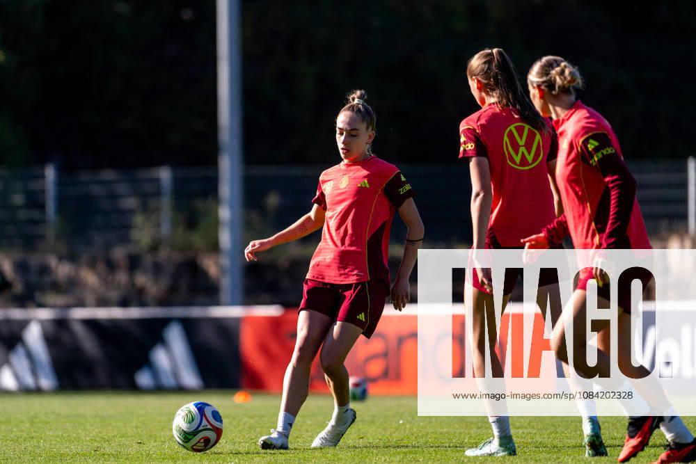 GER, Soccer, Women, Practice, DFB German National Team, Sophia Kleinherne, Germany on the Ball, Heidelberg, ASV Eppelheim, Baden-Württemberg, Germany