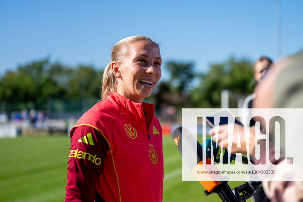 GER, Soccer, Women, Practice, DFB German National Team, Elisa Senß, Germany, during an interview in Heidelberg, ASV Eppelheim, Baden-Württemberg, Germany