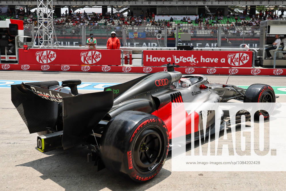 SEPANG, SGR - OCTOBER 03: Nico Hulkenberg of Germany and Audi Revolut F1 Team in action during the saturday s practice session of the Formula 1 Gulf Air Bahrain Grand Prix on October 03, 2026 held at Sepang International Circuit in Sepang, Malaysia. (Photo by Hazrin Yeob Men Shah Icon Sportswire) AUTO: OCT 03 F1 Bahrain Grand Prix in Malaysia Icon3782610032645