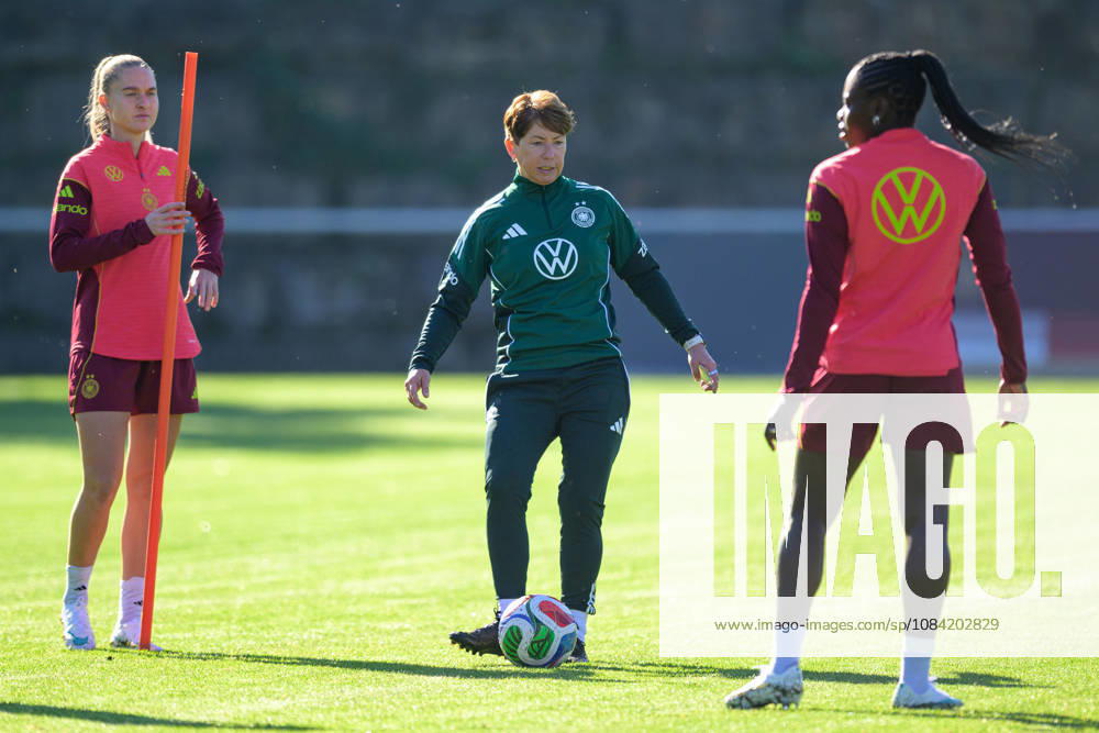 Soccer, National Team, Women, 20261006, Fraining DFB Women Pictured: Maren Meinert, assistant coach for the German women s national team, Eppelheim ASV, Eppelheim, Baden-Württemberg, Germany