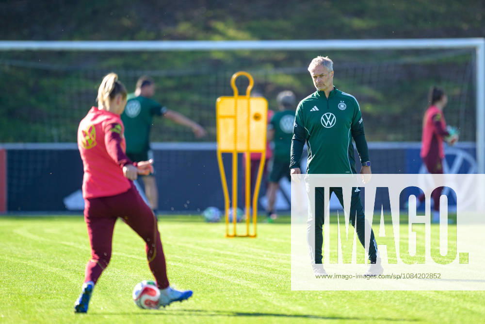 Soccer, National Team, Women, 20261006, Fraining DFB Women Pictured: Germany National Team Coach Christian Wück, Eppelheim ASV, Eppelheim, Baden-Württemberg, Germany