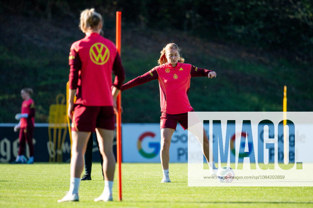 GER, Soccer, Women, Practice, DFB German National Team, Sjoeke Nüsken, Germany, Heidelberg, ASV Eppelheim, Baden-Württemberg, Germany