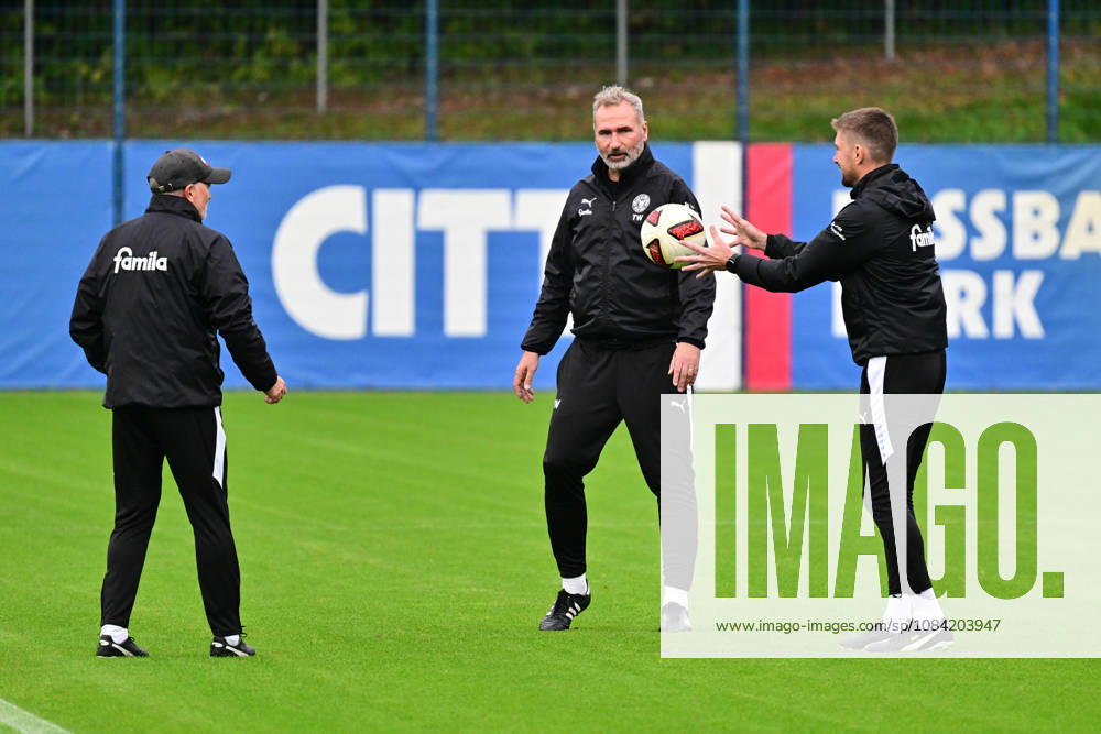 Soccer, Men s, 2nd Division Bundesliga, 2026–2027 Season, Holstein Kiel Training, KSV Coach Tim Walter with his assistant coaches Dirk Bremser (left) and Julian Hübner (right) in Kiel, near Holstein Stadium Projensdorf, Training Center, Northern Schleswig-Holstein, Germany