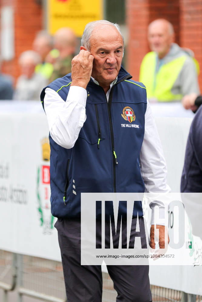 The Start Of The Tre Valli Varesine Women s Race 2026 In Busto Arsizio (VA) Renzo Oldani, president of the Alfredo Binda Society, is at the start of the Tre Valli Varesine Women s race in Busto Arsizio, Italy, on October 6, 2026. Busto Arsizio Italy