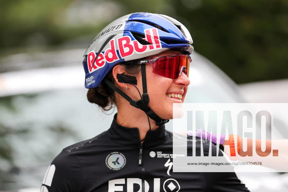 The Start Of The Tre Valli Varesine Women s Race 2026 In Busto Arsizio (VA) Sofia Bertizzolo of Italy is at the end of her career at the start of the Tre Valli Varesine Women s race in Busto Arsizio, Italy, on October 6, 2026. Busto Arsizio Italy