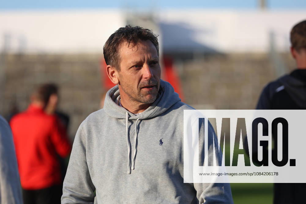 Soccer, Men s, Toto Cup, Quarterfinals, 2026–2027 Season, SpVgg Unterhaching vs. SSV Jahn Regensburg, Sportpark Unterhaching, Holger Seitz, SpVgg Unterhaching Coach, head and upper body, standing