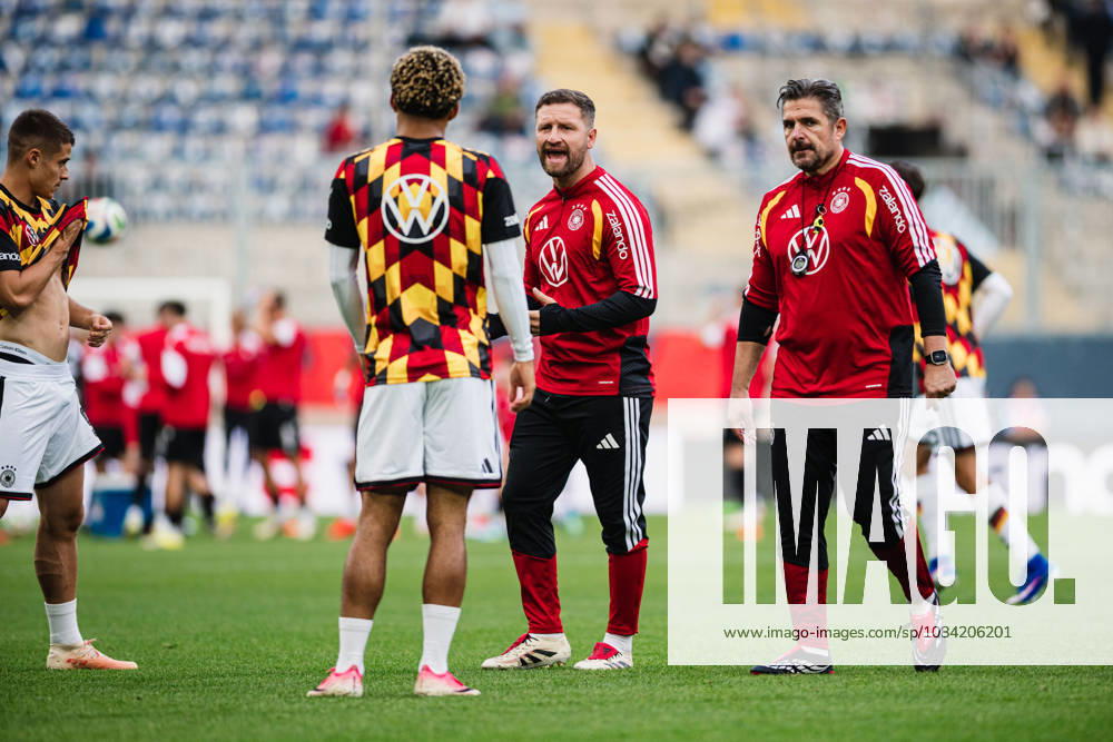 U-21 European Championship Qualifier: Germany vs. Georgia, October 6, 2026; Shkodran Mustafi shouts, calls out soccer ; U-21 European Championship Qualifier, Matchday 10: Germany vs. Georgia on October 6, 2026, Bielefeld DFB REGULATIONS PROHIBIT ANY USE OF PHOTOGRAPHS AS IMAGE SEQUENCES AND OR QUASI-VIDEO
