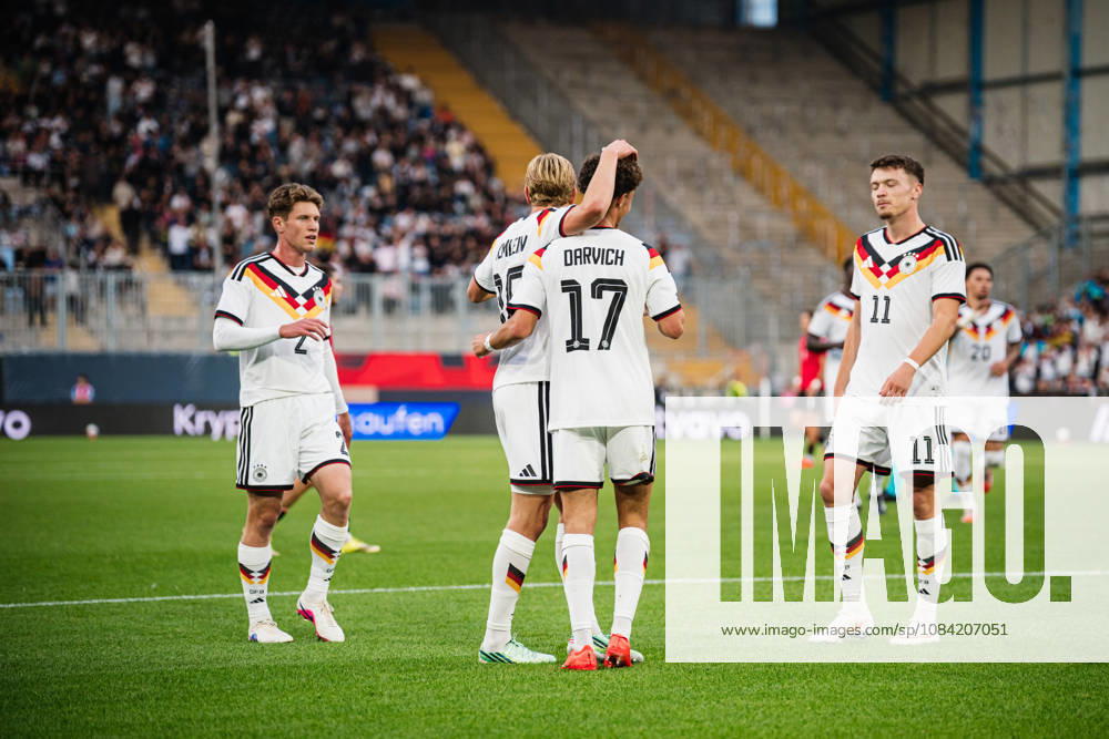 U-21 European Championship Qualifier: Germany vs. Georgia, October 6, 2026 – GOAL, CELEBRATION after Noah Darvich (Germany, 17) scores the 1-0 goal, pictured here with Aljoscha Kemlein (Germany, 16) and Dženan Pejcinovic, Germany, 11 Soccer, U-21 European Championship Qualifiers, Matchday 10: Germany vs. Georgia on October 6, 2026, Bielefeld DFB REGULATIONS PROHIBIT ANY USE OF PHOTOGRAPHS AS IMAGE SEQUENCES AND OR QUASI-VIDEO