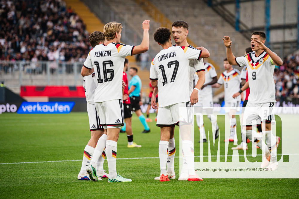 U-21 European Championship Qualifier: Germany vs. Georgia, October 6, 2026 – GOAL, CELEBRATION after Noah Darvich (Germany, 17) scores the 1-0 goal, pictured here with Aljoscha Kemlein (Germany, 16) and Dženan Pejcinovic, Germany, 11 Soccer, U-21 European Championship Qualifiers, Matchday 10: Germany vs. Georgia on October 6, 2026, Bielefeld DFB REGULATIONS PROHIBIT ANY USE OF PHOTOGRAPHS AS IMAGE SEQUENCES AND OR QUASI-VIDEO