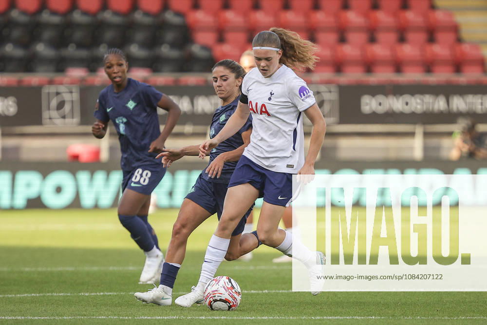 Signe Gaupset (8) of Tottenham Hotspur on the ball while Danielle van de Donk (10) of London City Lionesses during the Women’s Super League match at Brisbane Road Stadium, Leyton, on October 04, 2026 in London, England