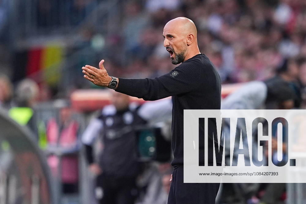 Men s, Soccer, International Match, U21, European Championship Qualifiers, Germany vs. Georgia, 2026–2027 Season, Schüco Arena: Antonio DI Salvo, head coach of the GER U21 team, gesturing. DFB regulations prohibit any use of photographs as image sequences and or quasi-video.
