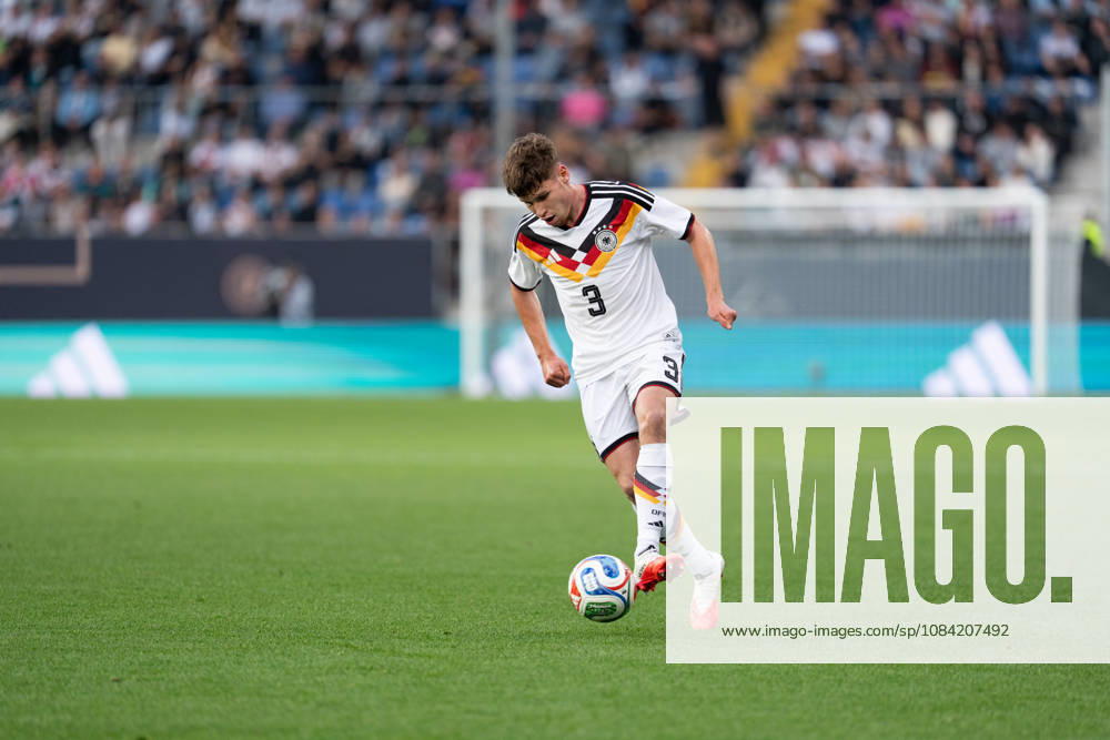 GER, Germany U21 vs. Georgia U21 Lukas Ullrich Germany U21, 3 individual plays, full body, ball at his feet, Bielefeld, SchücoArena, Bielefeld, Germany