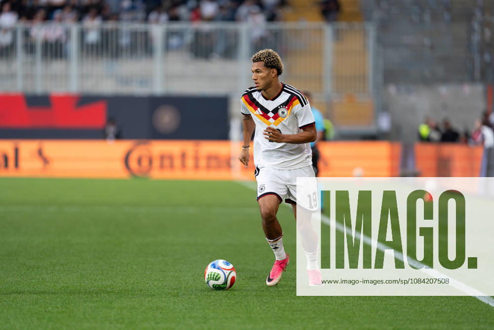 GER, Germany U21 vs. Georgia U21, Paris Brunner, Germany U21, 19, individual play, full-body, ball at his feet, Bielefeld, SchücoArena, Bielefeld, Germany