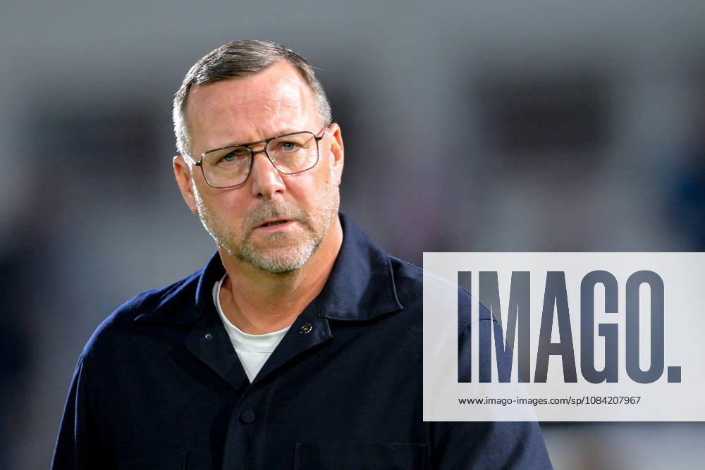 Coach Sascha Hildmann, Head Coach, Regensburg; Single shot, Action, 10 06 2026, Unterhaching, Germany; Soccer; BFV Association Cup; Quarterfinals; SpVgg Unterhaching vs. SSV Jahn Regensburg