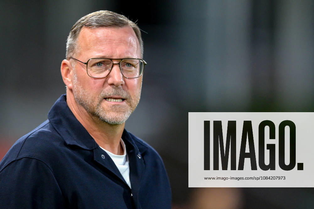 Coach Sascha Hildmann, Head Coach, Regensburg; Single shot, Action, 10 06 2026, Unterhaching, Germany; Soccer; BFV Association Cup; Quarterfinals; SpVgg Unterhaching vs. SSV Jahn Regensburg