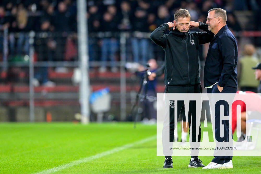 From left: Coach Holger Seitz of Unterhaching and Coach Sascha Hildmann, head coach of Regensburg, in conversation, June 10, 2026, Unterhaching, Germany; soccer; BFV Association Cup; quarterfinals; SpVgg Unterhaching vs. SSV Jahn Regensburg