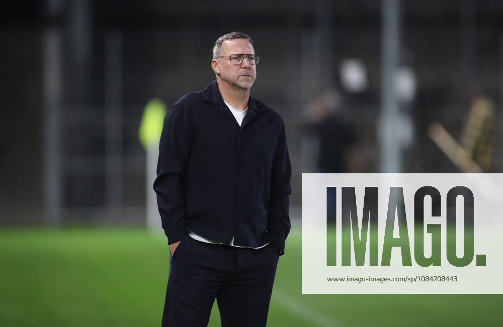 Soccer, Men s, Toto Cup, Quarterfinals, 2026–2027 Season, SpVgg Unterhaching vs. SSV Jahn Regensburg, Sportpark Unterhaching; Sascha Hildmann, coach of SSV Jahn Regensburg, standing on the sideline