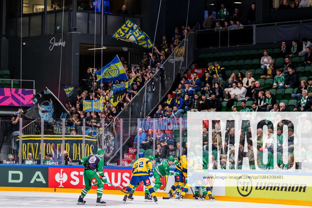 Audience during the CHL game between Rögle and Davos on October 6, 2026, in Ängelholm. Photo: Niclas Jönsson, BILDBYRAN COP 273 NO0449 ice hockey CHL Champions Hockey League Rögle Davos Rögle BBENG audience