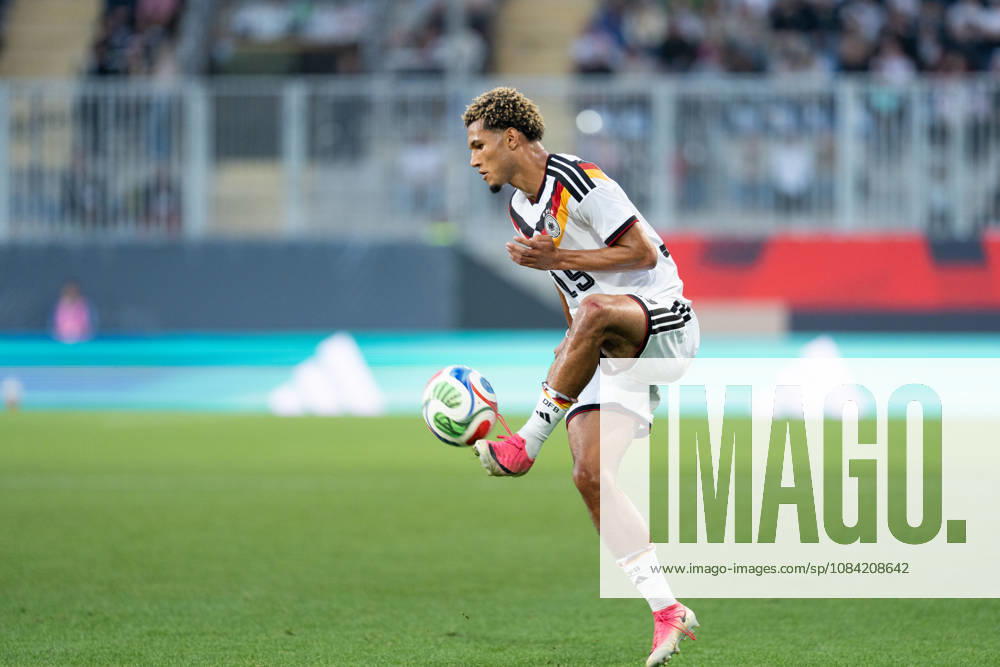 GER, Germany U21 vs. Georgia U21, Paris Brunner, Germany U21, 19, individual play, full-body, ball at his feet, Bielefeld, SchücoArena, Bielefeld, Germany