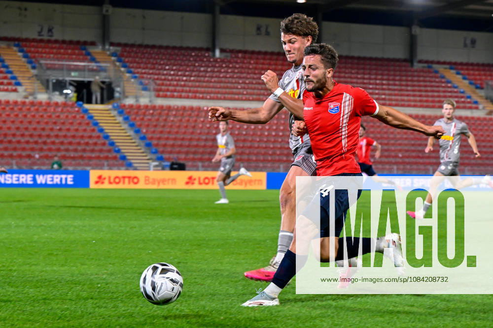 From left: Jakob Seibold (Regensburg), 40; Moritz Mueller (Unterhaching), 24; in a one-on-one battle, duel, tackle, dynamic play, action, October 6, 2026, Unterhaching, Germany, soccer, BFV Association Cup, quarterfinals, SpVgg Unterhaching vs. SSV Jahn Regensburg