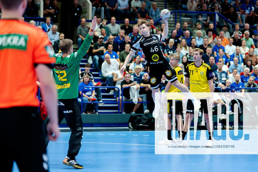 Solingen, October 6, 2026, Handball, Men s, EHF, European League, Group Stage, Matchday 2, 2026–2027, Bergischer HC vs. IK Sävehof, Julian Fuchs (Bergischer HC) with 46 shots on goal against Peter Johannesson (IK Sävehof), 12