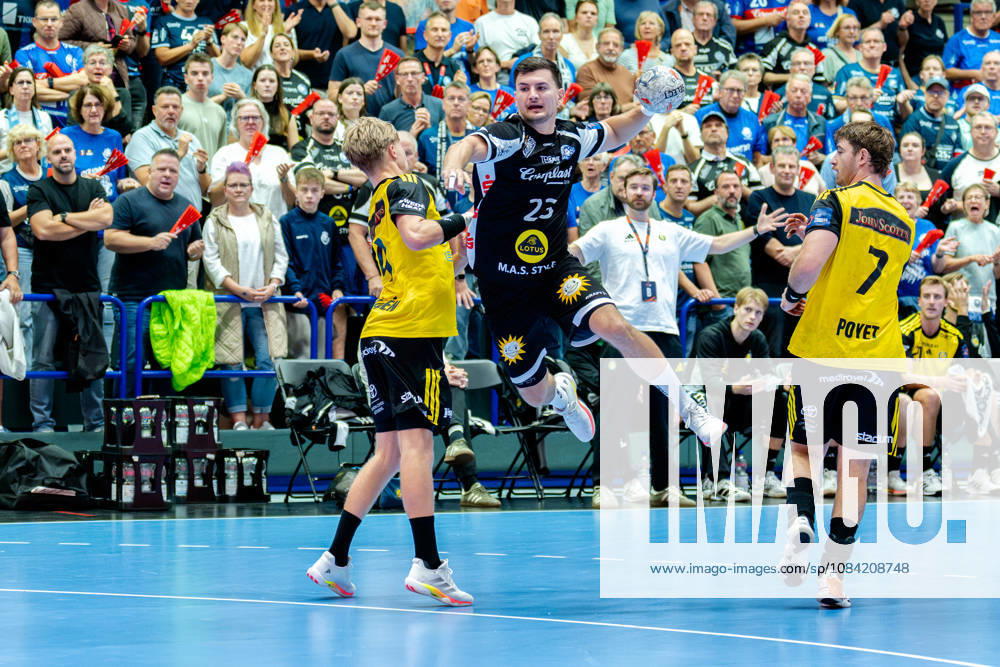 Solingen, October 6, 2026, Handball, Men s, EHF, European League, Group Stage, Matchday 2, 2026–2027, Bergischer HC vs. IK Sävehof, Janik Schrader (Bergischer HC) scored 23 goals against Peter Johannesson (IK Sävehof), who scored 12