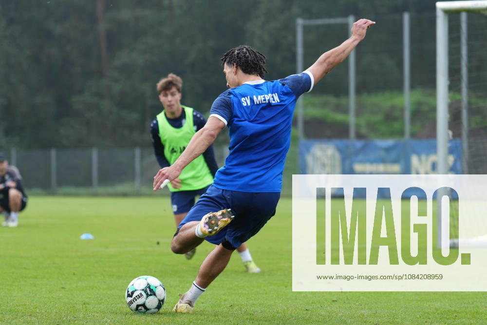 German Soccer, Training Session, 3rd Division, 2026–2027 Season, NVB Campus, SV Meppen, Tuesday, October 6, 2026, Morning Training: Niclas Nadj (SV Meppen, No. 40) takes a shot