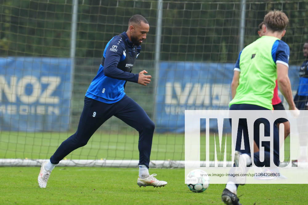 German Soccer, Training Session, 3rd Division, 2026–2027 Season, NVB Campus, SV Meppen, Tuesday, October 6, 2026, Morning Training Session with Cyrill Akono at SV Meppen, 9 on the ball