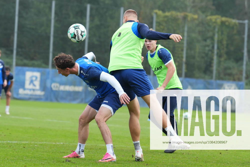 German Soccer, Training Session, 3rd Division, 2026–2027 Season, NVB Campus, SV Meppen, Tuesday, October 6, 2026, morning practice: Jannic Ehlers (SV Meppen, No. 17) goes head-to-head with Tobias Mißner (SV Meppen, No. 3)