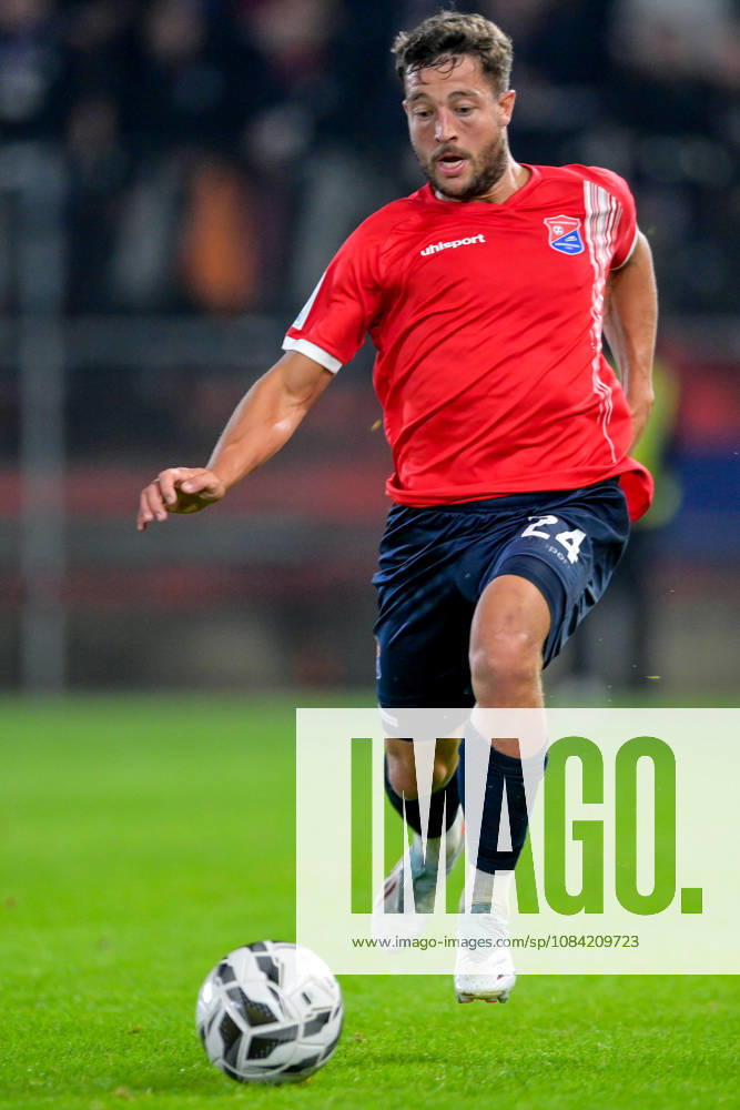 Moritz Mueller, Unterhaching, 24 with the ball, isolated shot, single frame, action, 10 06 2026, Unterhaching, Germany, soccer, BFV Association Cup, quarterfinals, SpVgg Unterhaching vs. SSV Jahn Regensburg