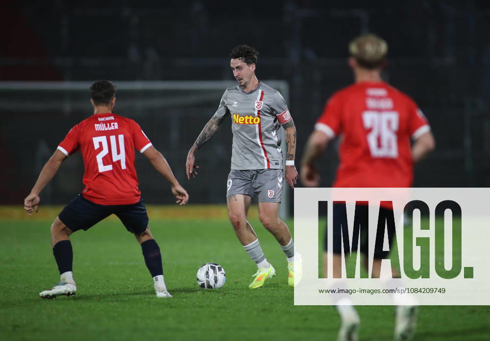 Soccer, Men s, Toto Cup, Quarterfinals, 2026–2027 Season, SpVgg Unterhaching vs. SSV Jahn Regensburg, Sportpark Unterhaching, Adrian Fein of SSV Jahn Regensburg with the ball