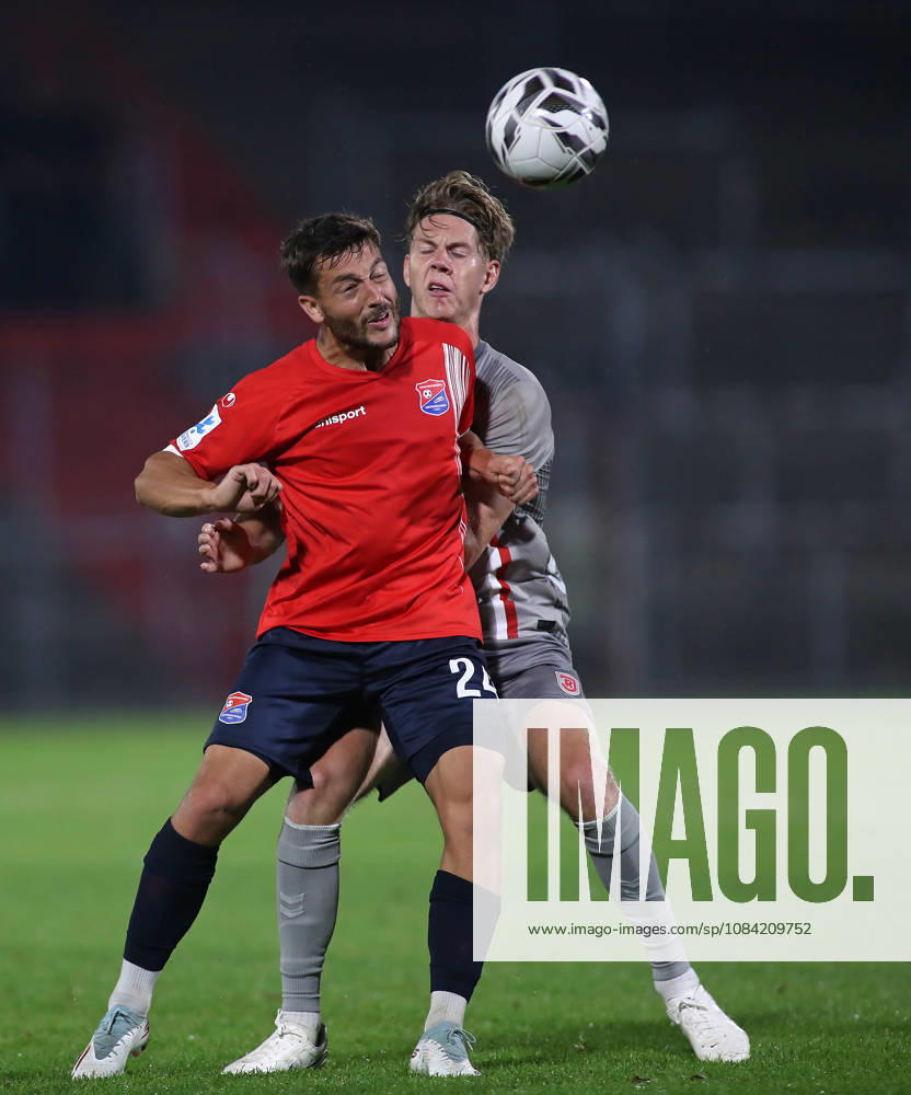 Soccer, Men s, Toto Cup, Quarterfinals, 2026–2027 Season, SpVgg Unterhaching vs. SSV Jahn Regensburg, Sportpark Unterhaching: Moritz Müller (SpVgg Unterhaching, left) and Leopold Wurm (SSV Jahn Regensburg, right) battle for the ball